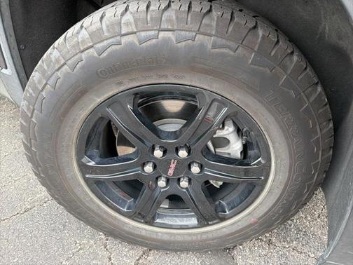 2023 GMC Acadia AWD AT4