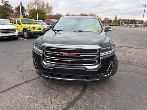2023 GMC Acadia AWD AT4