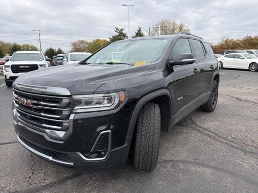 2023 GMC Acadia AWD AT4