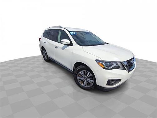 2019 Nissan Pathfinder SV