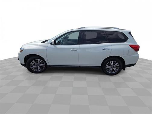2019 Nissan Pathfinder SV