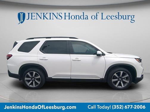Platinum White Pearl 2024 Honda Pilot Touring