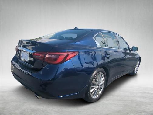 2022 INFINITI Q50 LUXE