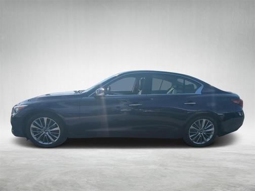 2022 INFINITI Q50 LUXE