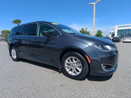 2020 Chrysler Pacifica Touring