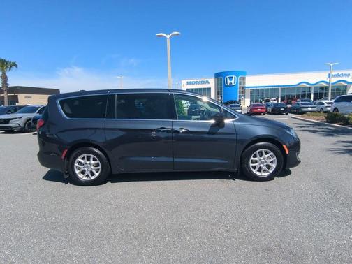 2020 Chrysler Pacifica Touring