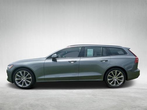 2020 Volvo V60 T5 Momentum