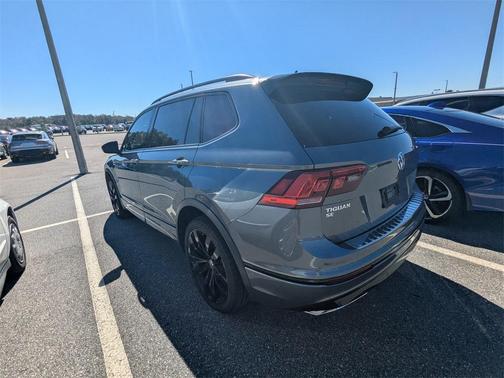 2020 Volkswagen Tiguan 2.0T SE R-Line Black