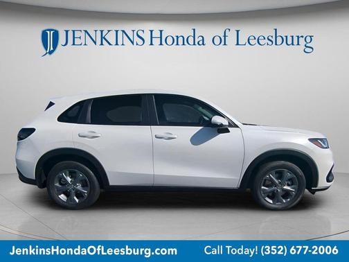 Platinum White Pearl 2026 Honda HR-V LX