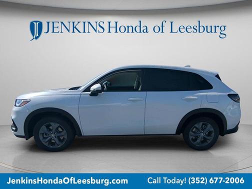 Platinum White Pearl 2026 Honda HR-V LX