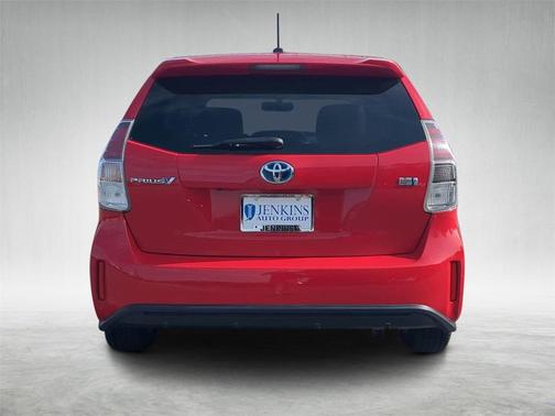 2016 Toyota Prius v Four