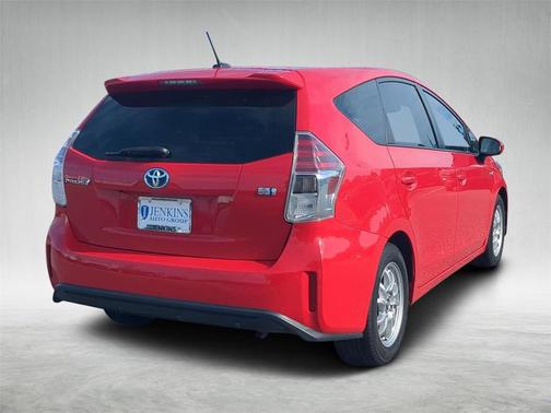 2016 Toyota Prius v Four