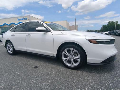 Platinum White Pearl 2025 Honda Accord LX