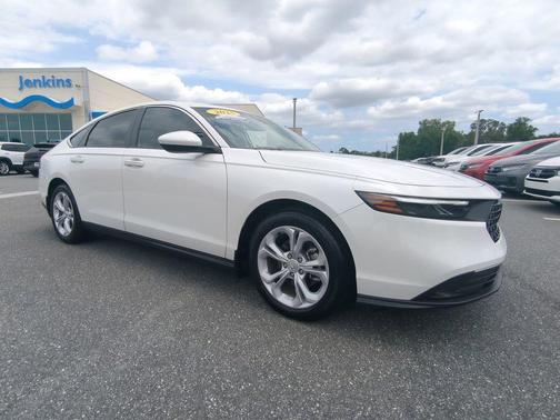Platinum White Pearl 2025 Honda Accord LX