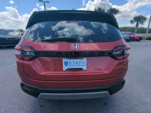 Radiant Red Metallic II 2024 Honda Pilot EX-L