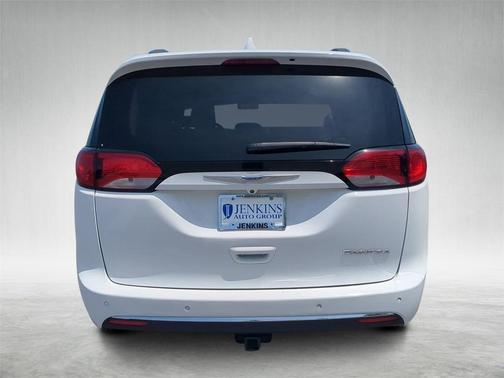 2018 Chrysler Pacifica Touring-L