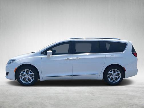 2018 Chrysler Pacifica Touring-L