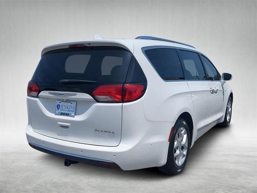 2018 Chrysler Pacifica Touring-L