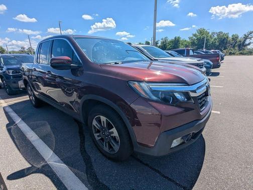 Deep Scarlet Pearl 2019 Honda Ridgeline RTL