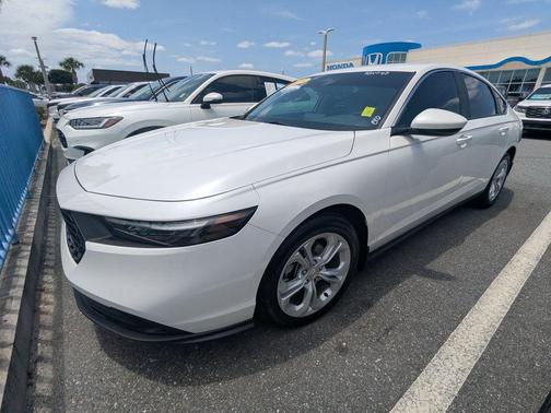 Platinum White Pearl 2025 Honda Accord LX