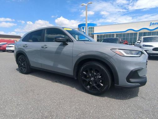 Urban Gray Pearl 2024 Honda HR-V Sport