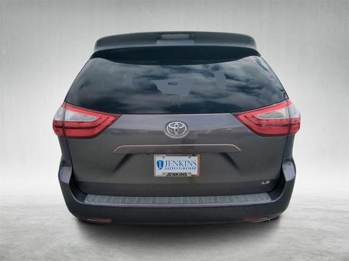 2017 Toyota Sienna L