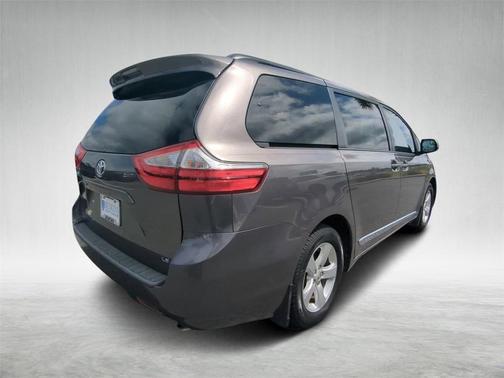 2017 Toyota Sienna L