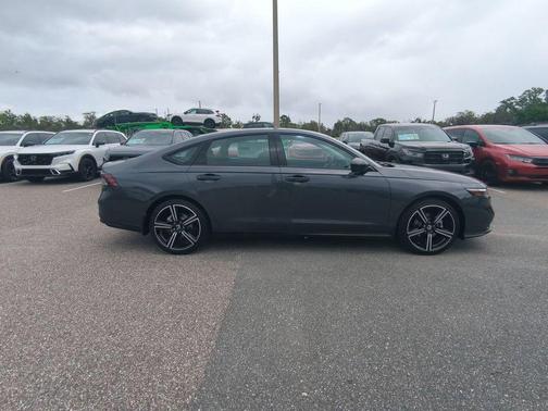 Meteorite Gray Metallic 2026 Honda Accord SE