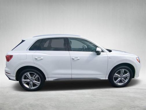 2020 Audi Q3 45 S line Premium