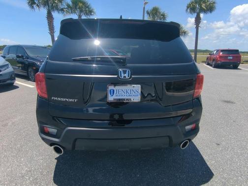 Crystal Black Pearl 2022 Honda Passport EX-L