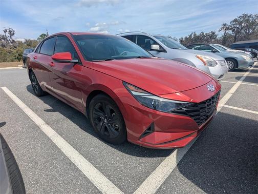 2022 Hyundai ELANTRA SEL