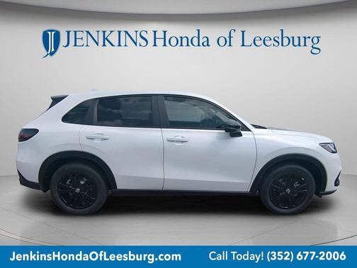 Platinum White Pearl 2026 Honda HR-V Sport