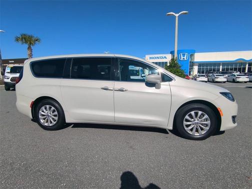 2019 Chrysler Pacifica Touring Plus
