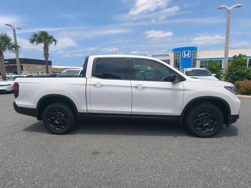 Platinum White 2025 Honda Ridgeline Sport+