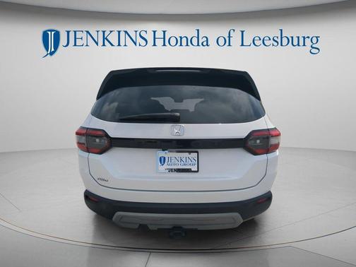 Platinum White Pearl 2023 Honda Pilot EX-L 8-Passenger