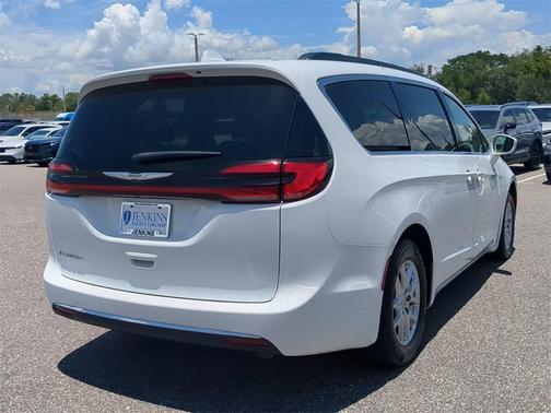 2022 Chrysler Pacifica Touring-L