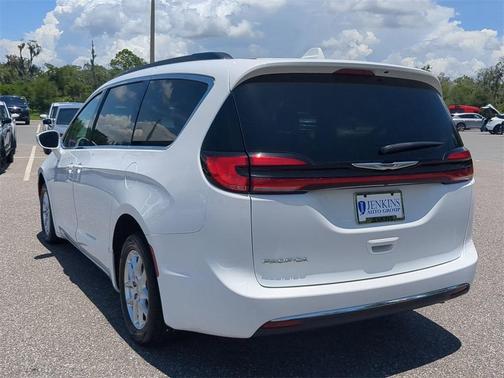 2022 Chrysler Pacifica Touring-L