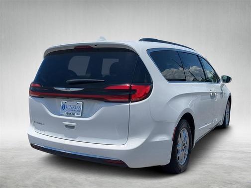 2022 Chrysler Pacifica Touring-L