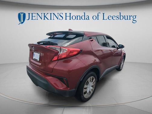 Pearl 2019 Toyota C-HR LE