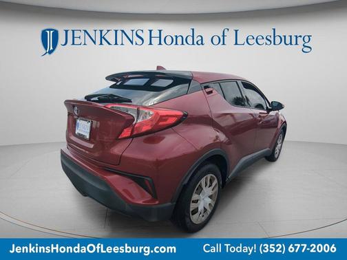 Pearl 2019 Toyota C-HR LE