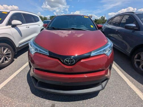Pearl 2019 Toyota C-HR LE