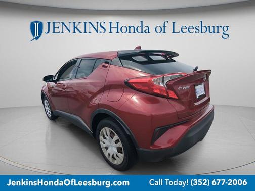 Pearl 2019 Toyota C-HR LE