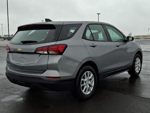Sterling Gray Metallic 2023 Chevrolet Equinox LS