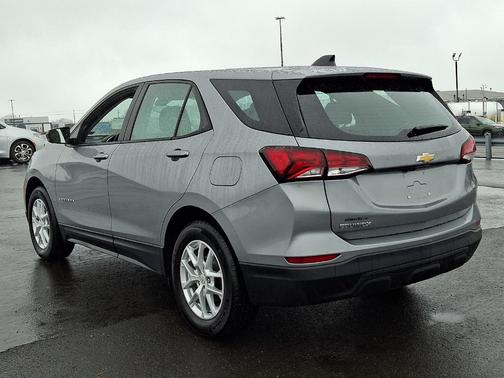Sterling Gray Metallic 2023 Chevrolet Equinox LS