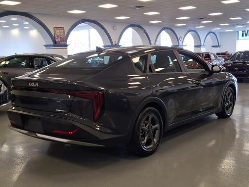 2025 Kia K4 
