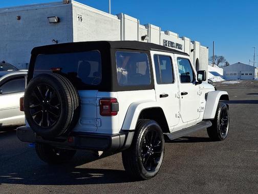 2024 Jeep Wrangler 4xe Sahara