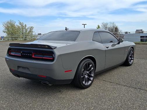 Destroyer Gray Clearcoat 2023 Dodge Challenger R/T Scat Pack