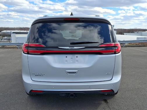 2024 Chrysler Pacifica Pinnacle