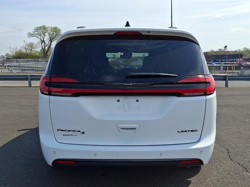 2024 Chrysler Pacifica Limited