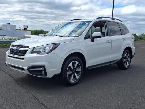 Crystal White Pearl 2018 Subaru Forester 2.5i Limited